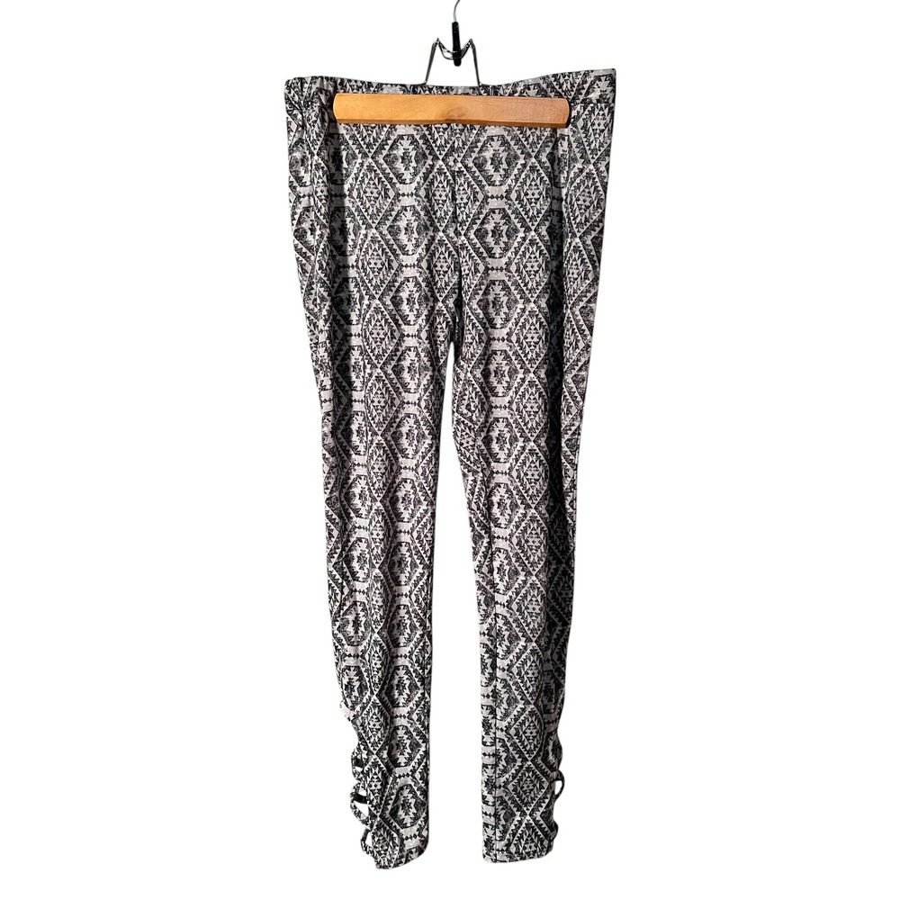Poof! Women's Size Large Leggings Gray Geometric Ankle Length Mid-Rise Stretch